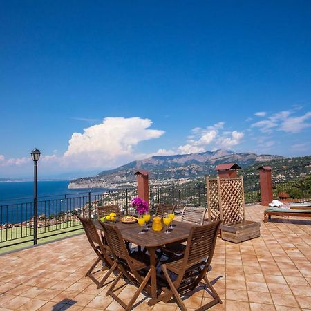 Heart And Soul Of Sorrento Villa Bagian luar foto
